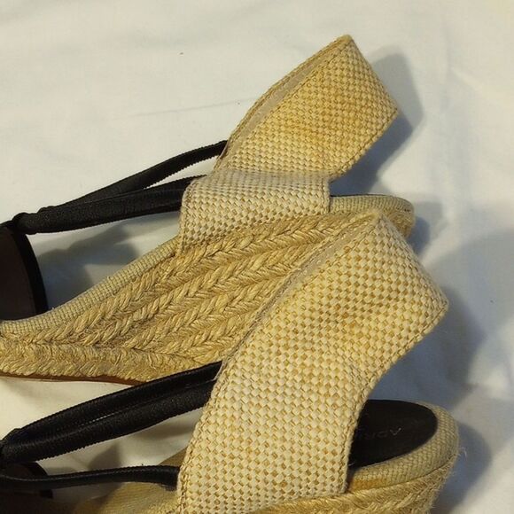 Black and Tan Adrienne Vittadini Wedge Sandals - Picture 11 of 11